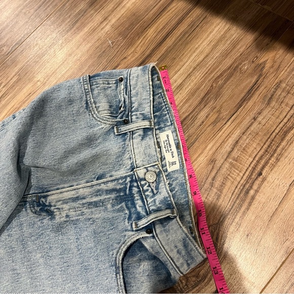 Abercrombie & Fitch Curve Love Ultra High Rise 90’s Straight Jean - Picture 6 of 7